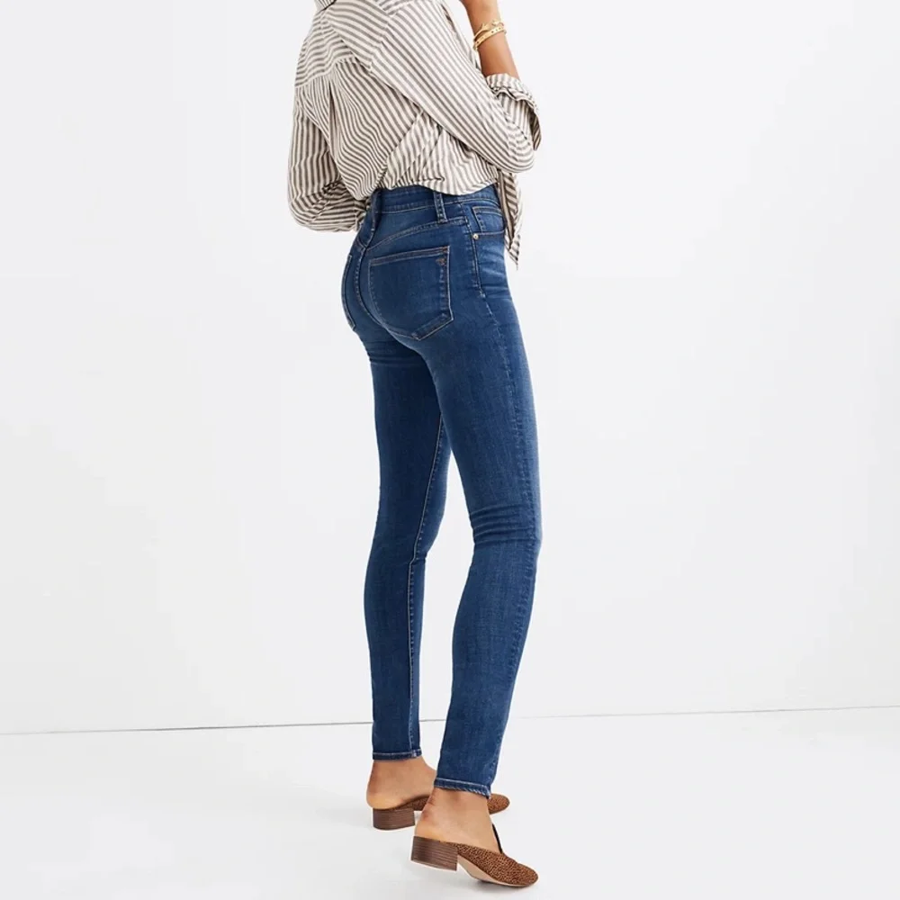 Madewell Curvy High Rise Skinny Jeans in Hayes Wash - Picture 3 of 10